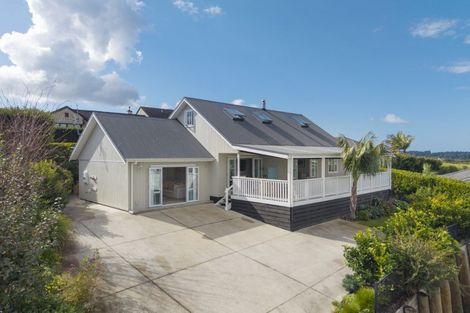 Photo of property in 16 Tralee Street, Omokoroa, 3114