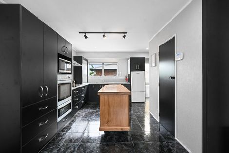Photo of property in 113 Avalon Drive, Nawton, Hamilton, 3200