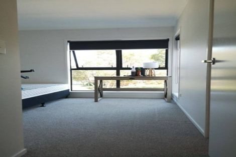 Photo of property in 2u1 Scotland Place, Hillcrest, Hamilton, 3216