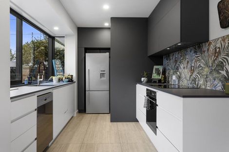 Photo of property in 33 Dee Street, St Albans, Christchurch, 8014