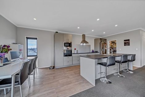 Photo of property in 8 Reremoana Close, Hawera, 4610