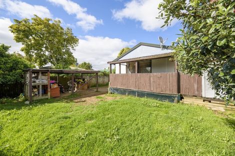 Photo of property in 12 Cameron Place, Ranui, Auckland, 0612