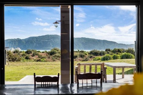 Photo of property in 123 Manly Street, Paraparaumu Beach, Paraparaumu, 5032