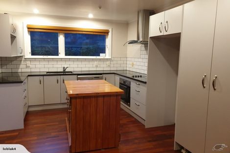 Photo of property in 111 Ruskin Road, Newlands, Wellington, 6037