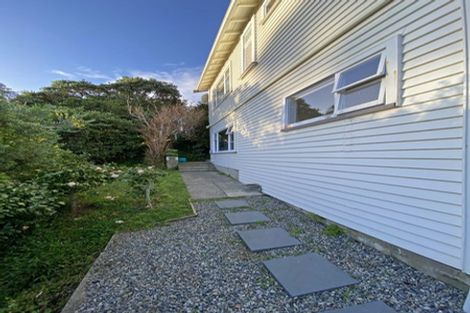 Photo of property in 35 Seaview Terrace, Northland, Wellington, 6012