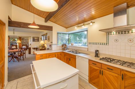 Photo of property in 2 Kent Lodge Avenue, Avonhead, Christchurch, 8042