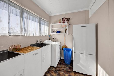 Photo of property in 31 Kamahi Avenue, Hawera, 4610