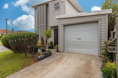 Photo of property in 18a Franklyn Road, Tawa, Wellington, 5028