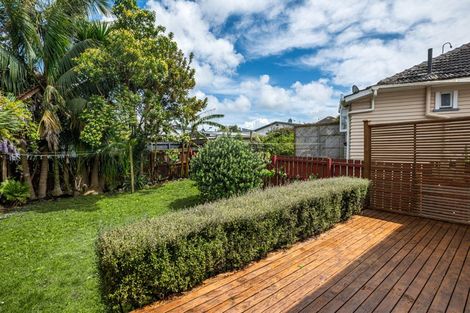 Photo of property in 2/66 Miller Road, Mangere Bridge, Auckland, 2022