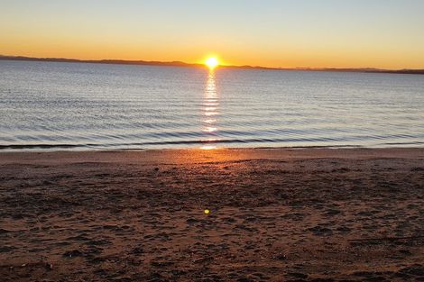 Photo of property in 20 The Esplanade, Eastern Beach, Auckland, 2012