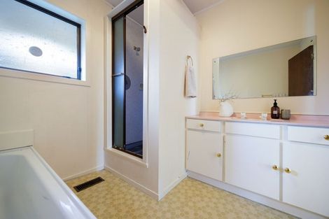 Photo of property in 5 Cattanach Street, St Andrews, Hamilton, 3200