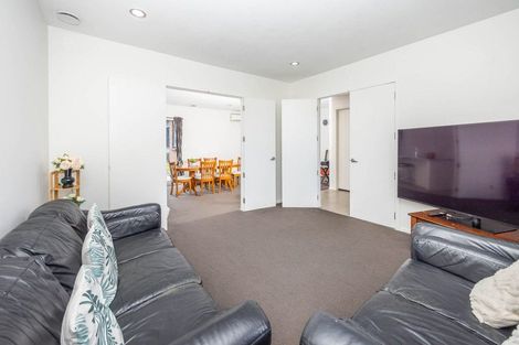 Photo of property in 15 Te Ironui Place, Huntington, Hamilton, 3210