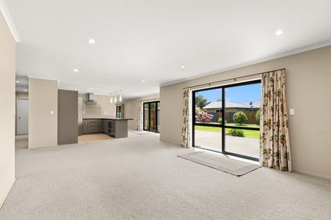 Photo of property in 77 Reading Street, Greytown, 5712