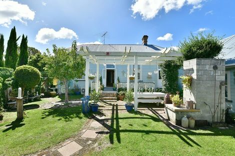 Photo of property in 2b Mcleod Street, Helensville, 0800