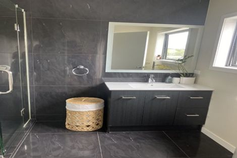 Photo of property in 92 Shakespear Road, Army Bay, Whangaparaoa, 0930