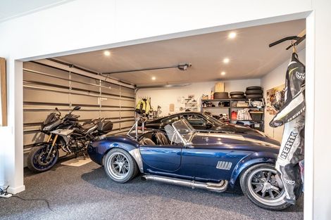 Photo of property in 4 Hidden Hills Drive, Wanaka, 9305