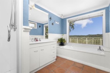 Photo of property in 188 Forest Hill Road, Waiatarua, Auckland, 0612