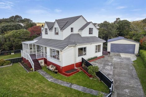 Photo of property in 53 The Drive, Tawa, Wellington, 5028
