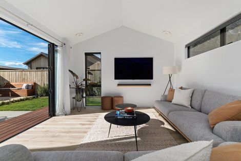 Photo of property in 64 Muster Road, Jacks Point, 9371