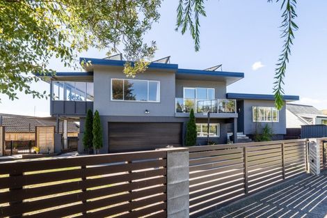 Photo of property in 37 Tauroa Road, Havelock North, 4130