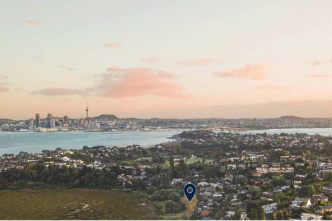 Photo of property in 21 Arahia Street, Northcote, Auckland, 0627