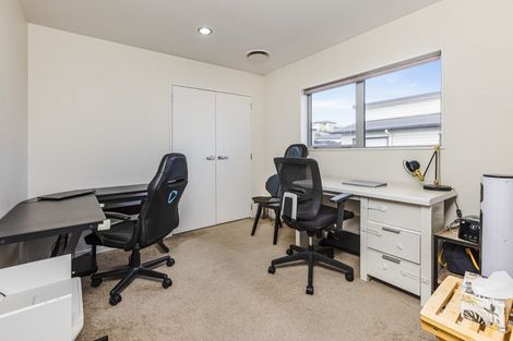 Photo of property in 134 Keri Vista Rise, Papakura, 2110