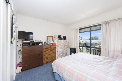 Photo of property in 41 St Leonards Road, Kelston, Auckland, 0602