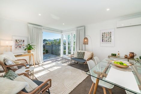 Photo of property in 118 Seaview Road, Paraparaumu Beach, Paraparaumu, 5032