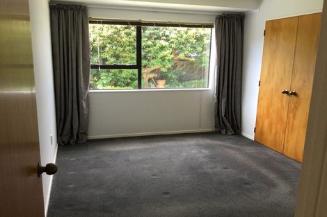 Photo of property in 7 Vardon Road, Green Bay, Auckland, 0604