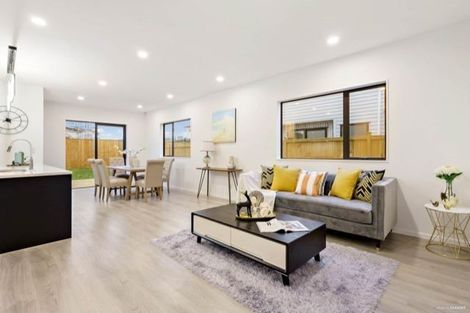 Photo of property in 2 Fjord Way, Karaka, Papakura, 2113