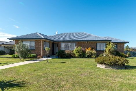 Photo of property in 99 Peter Hall Drive, Kelvin Grove, Palmerston North, 4414