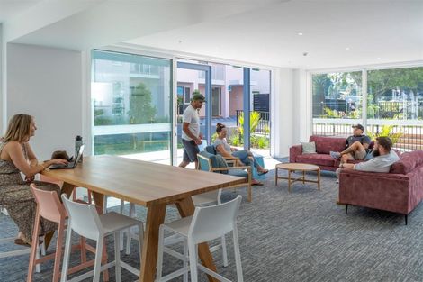 Photo of property in 27 Raukohekohe Road, Wiri, 2104