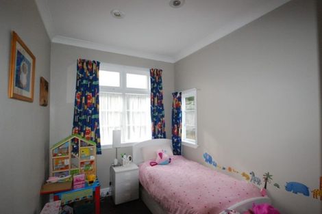 Photo of property in 70 Salford Street, Newlands, Wellington, 6037