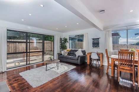 Photo of property in 53 Glanmire Road, Newlands, Wellington, 6037