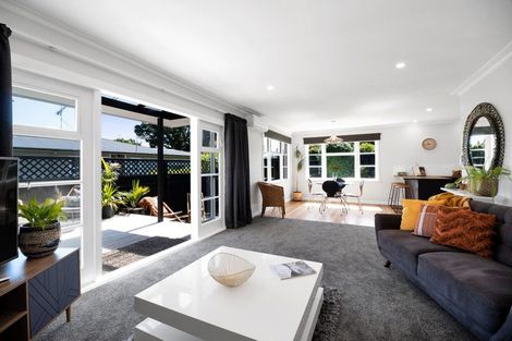 Photo of property in 226 Tukapa Street, Westown, New Plymouth, 4310