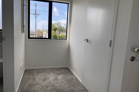 Photo of property in 35a Matipo Road, Te Atatu Peninsula, Auckland, 0610