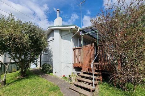 Photo of property in 19 Plumley Crescent, Mangere, Auckland, 2022