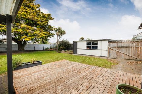 Photo of property in 654 Featherston Street, Roslyn, Palmerston North, 4414