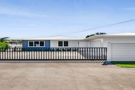 Photo of property in 132 Govett Avenue, Frankleigh Park, New Plymouth, 4310