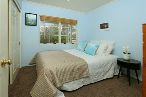 Photo of property in 2 Graven Court, Henderson, Auckland, 0612