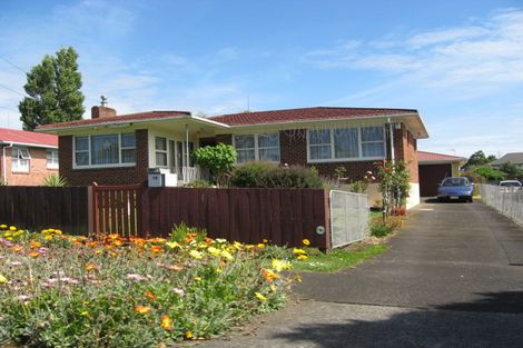 Photo of property in 19 Miro Road, Mangere Bridge, Auckland, 2022