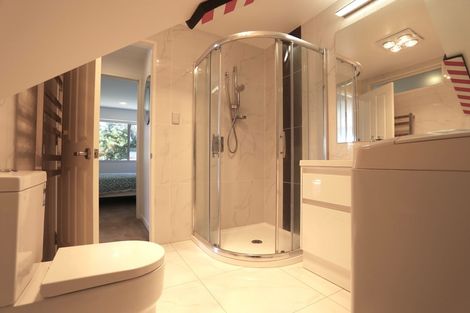 Photo of property in 104 Fairview Avenue, Fairview Heights, Auckland, 0632