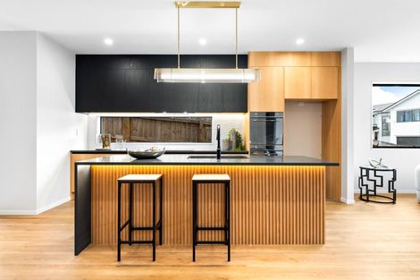 Photo of property in 6 La Bella Road, Hobsonville, Auckland, 0616