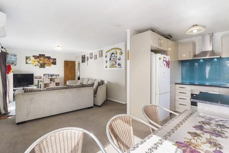 Photo of property in 6 Katrina Place, Massey, Auckland, 0614