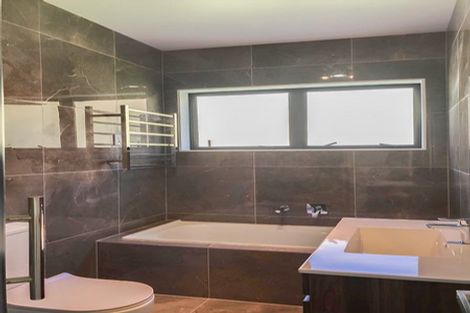 Photo of property in 3 Gamble Way, Massey, Auckland, 0614