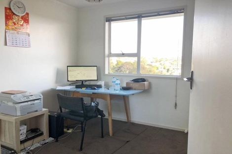 Photo of property in 13 Seakens Way, Glen Eden, Auckland, 0602