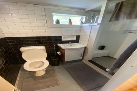 Photo of property in 19 Thurleigh Grove, Karori, Wellington, 6012