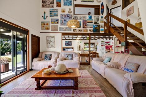 Photo of property in 9 Beach Road, Patea, 4520