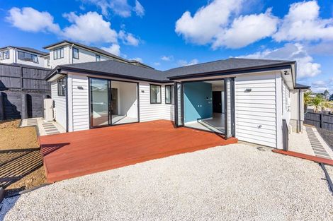 Photo of property in 13 Franheim Crescent, Orewa, 0931