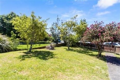 Photo of property in 11 Sarona Avenue, Glen Eden, Auckland, 0602
